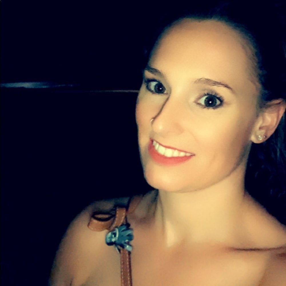 Meet your Posher, Laura